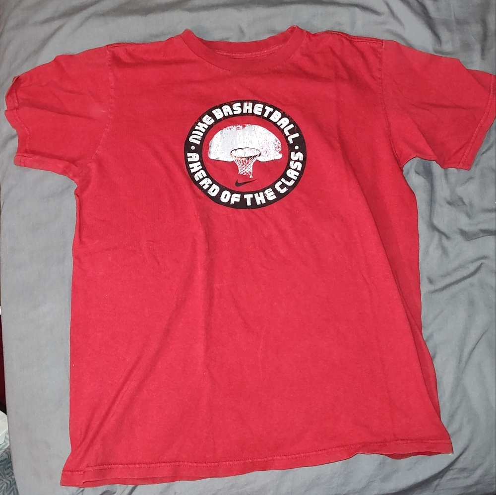 Rare early 2000s Nike basketball tee shirt